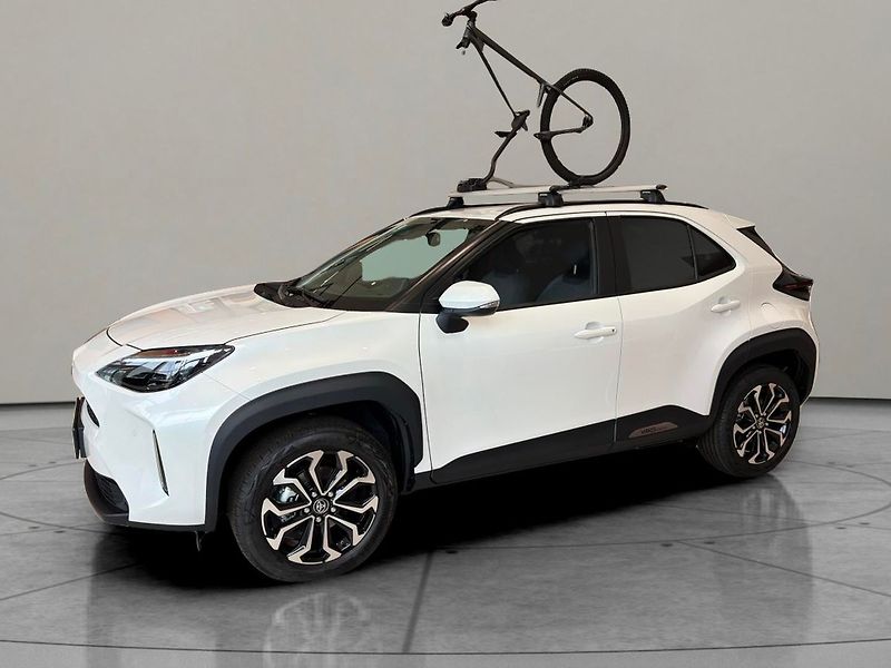 Toyota Yaris (2024) Style      Cross MC24 - - fotka 3 z 12