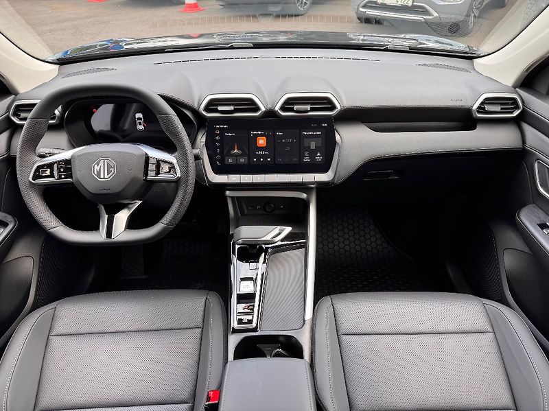 MG ZS (2026) 1,5l Hybrid + (197k) Exclusive - fotka 17 z 37