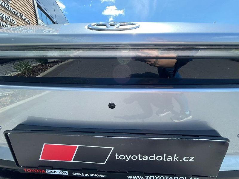 Toyota bZ4X BEV 380k 4x4 Style - fotka 14 z 32