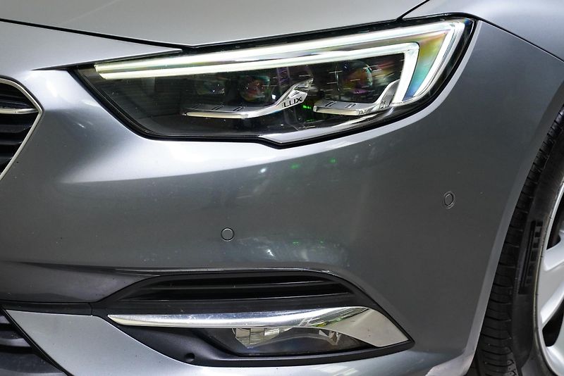 Opel Insignia - fotka 9 z 27