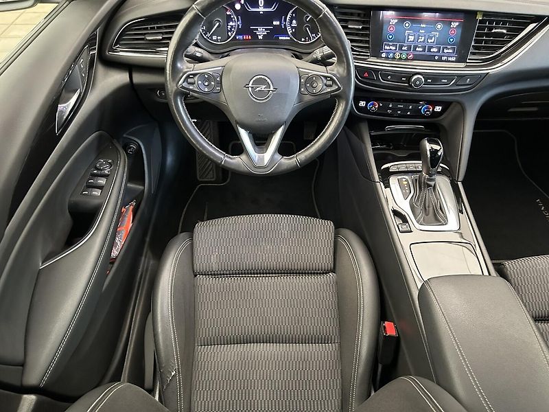 Opel Insignia 2.0 CDTI 4x4 Country Tourer - fotka 13 z 36