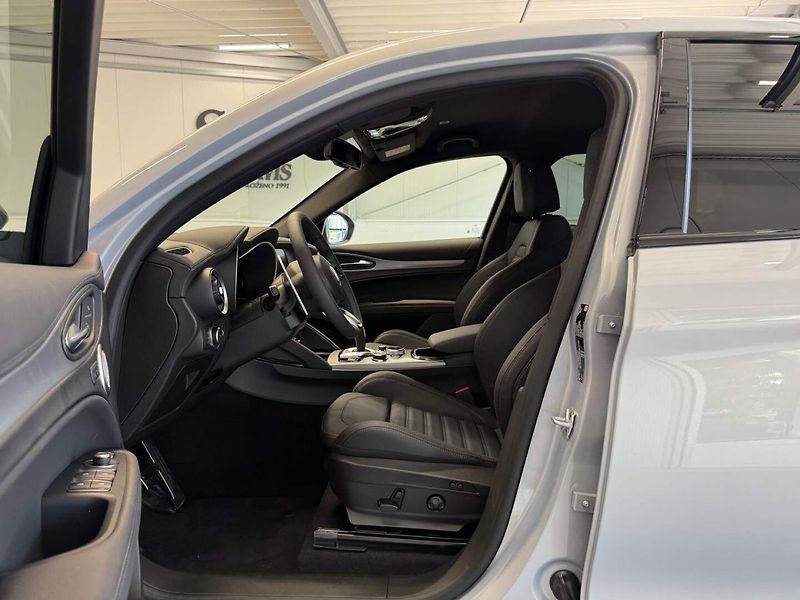 Alfa Romeo Stelvio (2026) Veloce 2.2 JTDm 210k Q4 - fotka 17 z 24