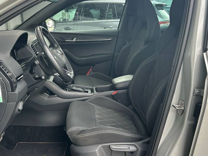 Škoda Karoq (2022) 1.5 TSI 7DSG Sportline - fotka 16 z 33