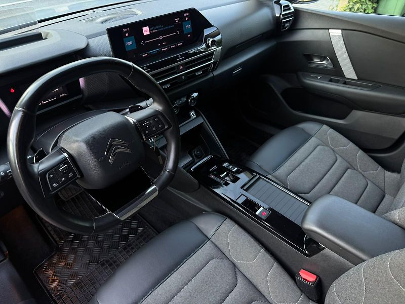 Citroën C4 1.2i 130 S&s 1.MAJITEL ČR DPH  - fotka 16 z 30