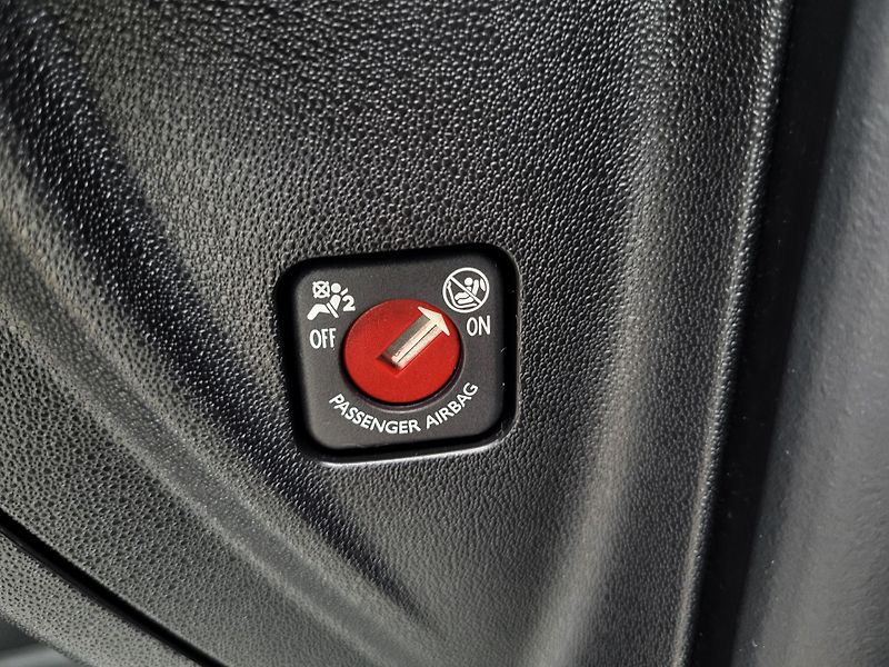 Citroën C3 1.2 PureTech 82k S&S FEEL *ČR - fotka 24 z 41