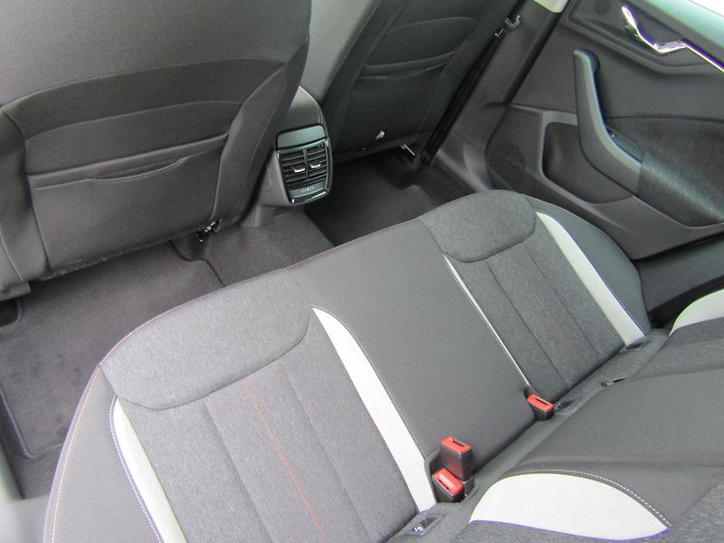 Škoda Kamiq (2026) Top Selection 1.0 TSI 85 kW DS - fotka 25 z 30