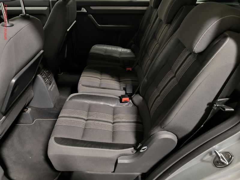 Volkswagen Touran (2012) 1.4 TSi, Match, bixen, navi - fotka 10 z 17