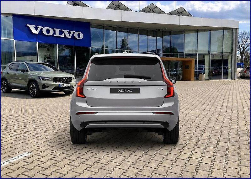 Volvo XC90 (2026) T8 PLUS DARK +4SERVIS/ZÁRUKA   - fotka 8 z 16