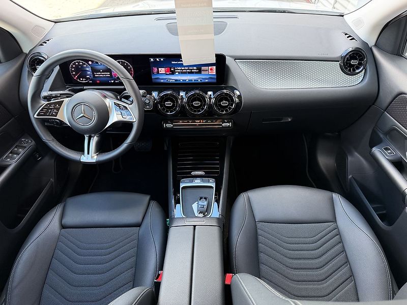 Mercedes-Benz GLA 220 4 MATIC - fotka 16 z 30
