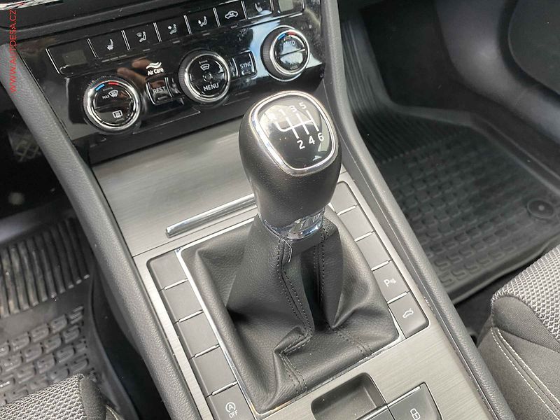 Škoda Superb (2020) 2.0 TDi, 1.maj,ČR, Style - fotka 17 z 20