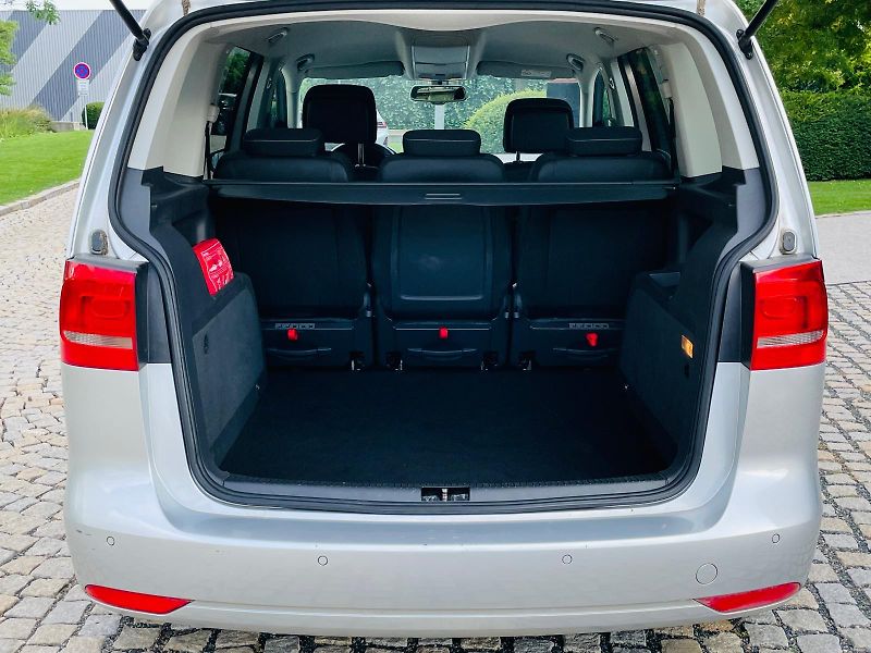 Volkswagen Touran 2.0TD MANUÁL 1MAJITEL SERVISKA - fotka 22 z 49