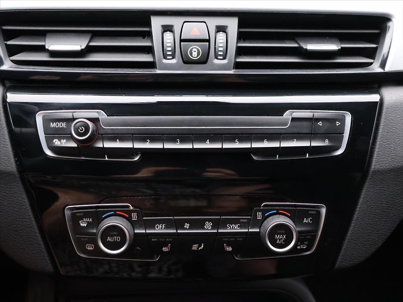 BMW X1 2.0 18d  xD Aut CZ Advantage - fotka 19 z 28