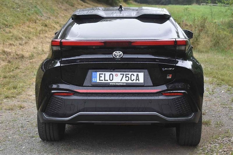 Toyota C-HR ve druhé generaci je opravdu pohledný vůz
