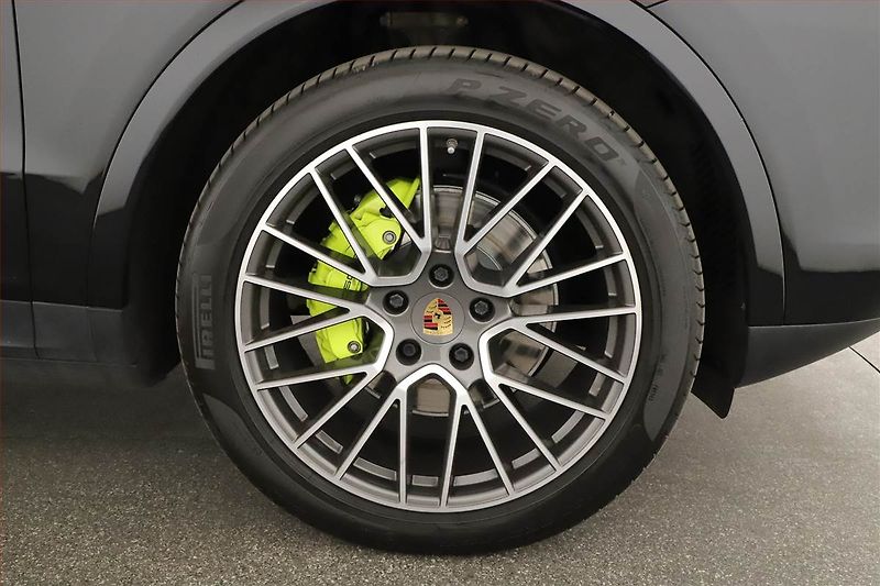 Porsche Cayenne (2020) E-Hybrid - fotka 22 z 22