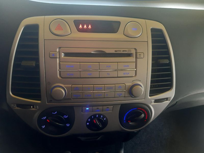Hyundai i20 1.2 I KLIMA 57KW - fotka 10 z 19