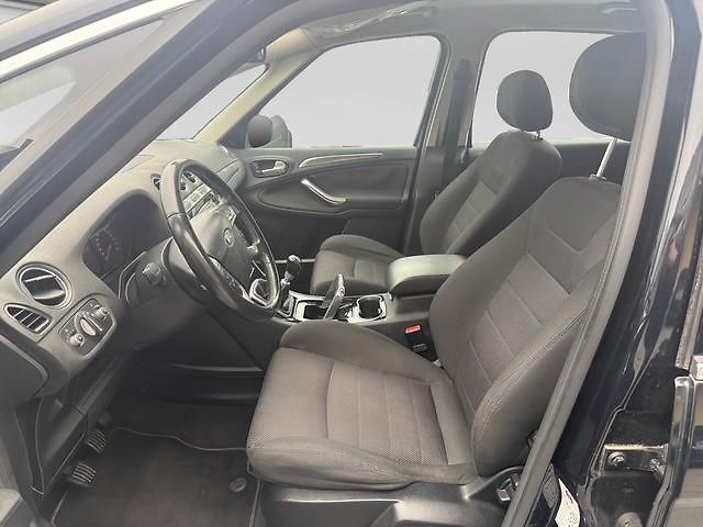 Ford S-MAX (2011)  2.0 TDCi 120kW Man. - fotka 8 z 14