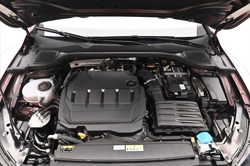 Volkswagen Golf 2,0 TDI 110 kW DSG Business Zá - fotka 9 z 28
