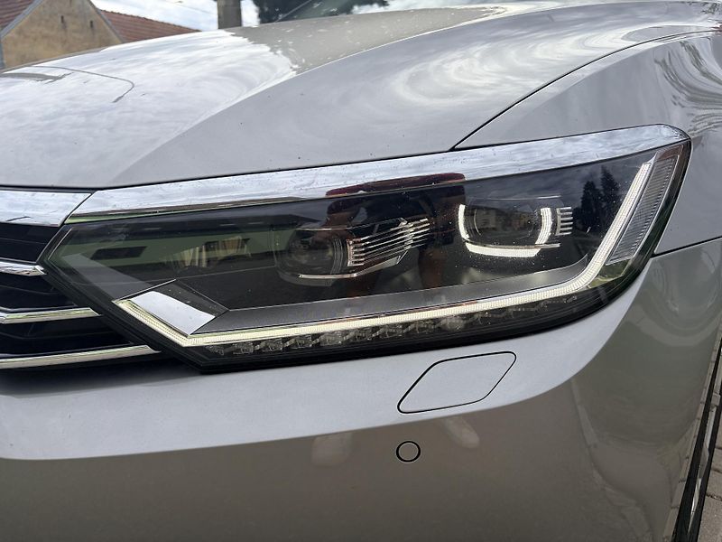 Volkswagen Passat 2.0TDI 110KW MANUAL MATRIX - fotka 5 z 62