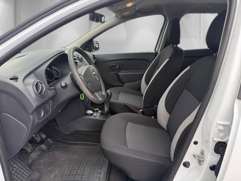 Dacia Logan (2016) 1,2i 54 kW Ambiente 1. maj. - fotka 13 z 24