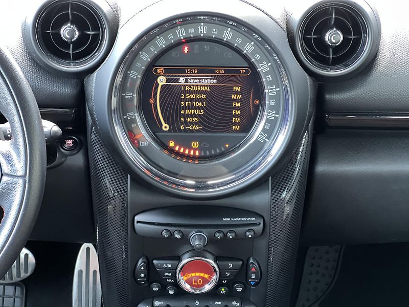 Mini Countryman Cooper S 140kw 4x4 AUTOMAT ČR - fotka 20 z 39