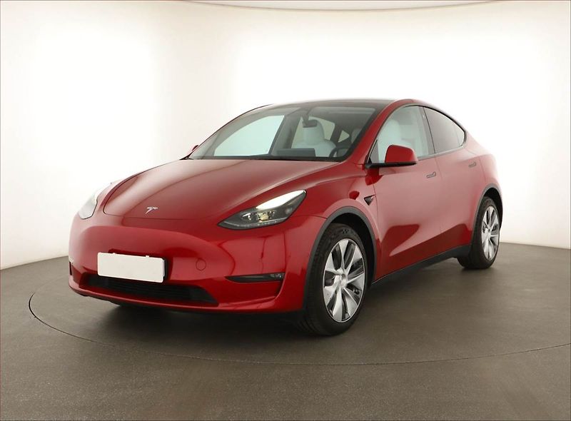 Tesla Model Y (2022) Long Range AWD 79kWh, SoH 91% - fotka 2 z 19