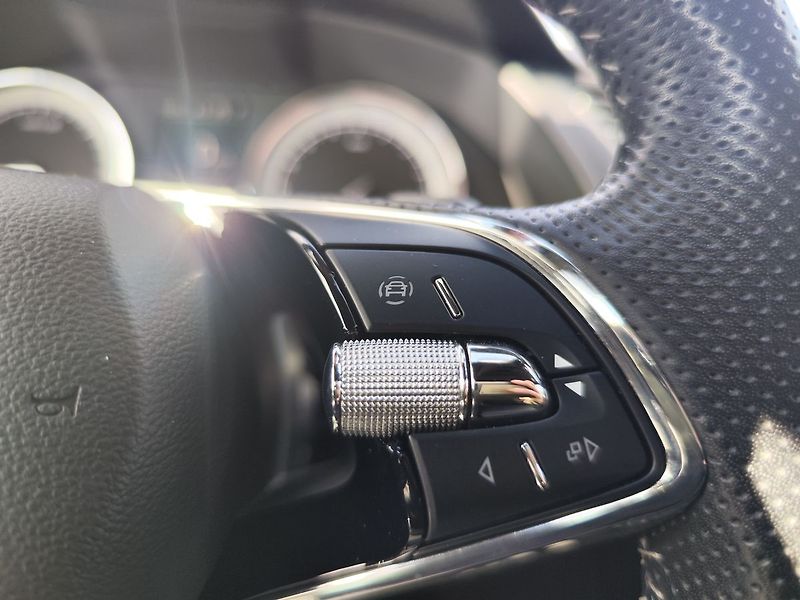 Škoda Superb 2.0 TDi/147kW Sportline DSG - fotka 28 z 34