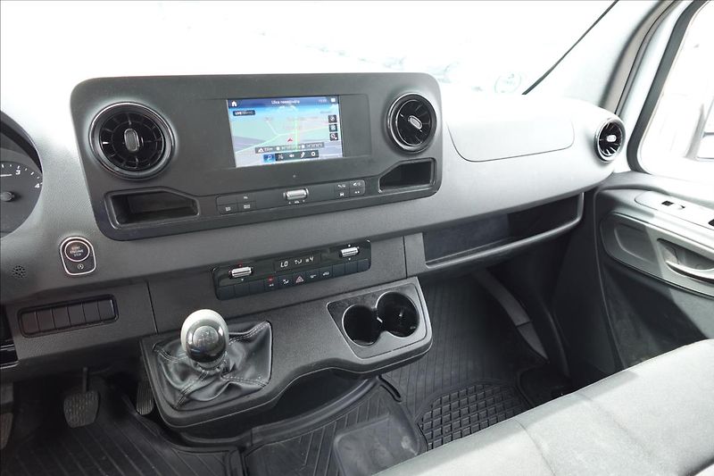 Mercedes-Benz Sprinter 2,0 CDI  319 PLACHTA SPANÍ - fotka 26 z 31