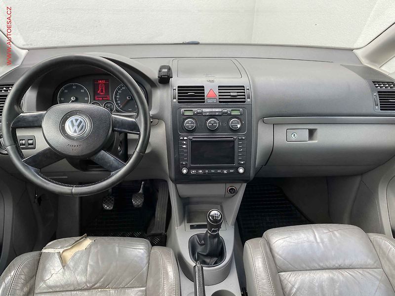 Volkswagen Touran (2004) 2.0TDi, AC, xenon - fotka 8 z 15