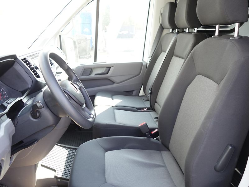 Volkswagen Crafter (2024) 2,0TDI MAXI Long,chladící vest - fotka 17 z 27