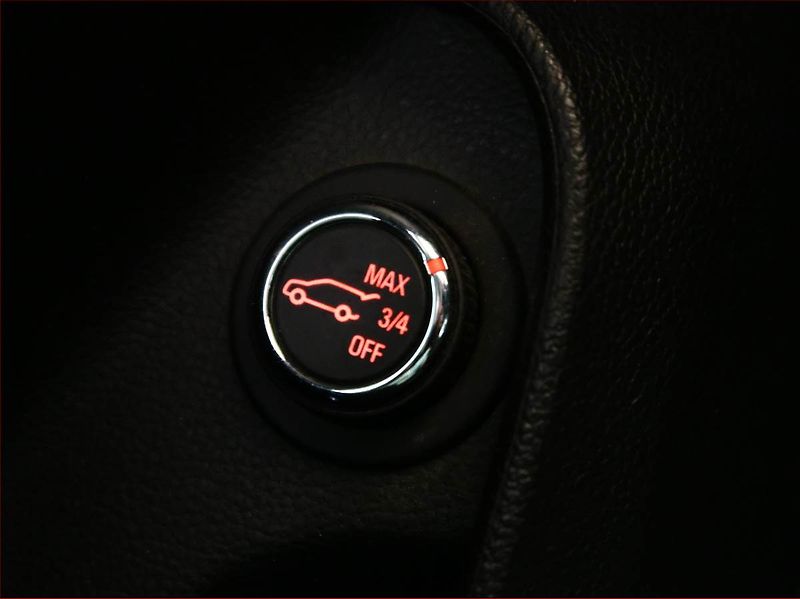 Opel Insignia (2013) 2.0 CDTI, Navi, Xenony - fotka 14 z 16