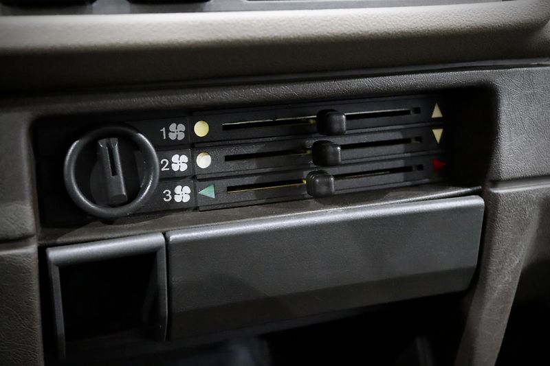 Škoda Favorit (1988) 1.3 46 kW 136 L  - fotka 29 z 47