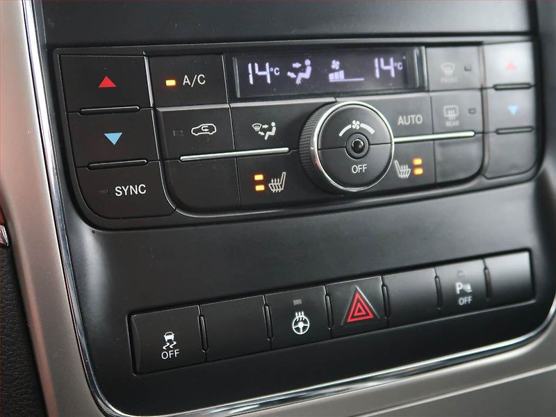 Jeep Grand Cherokee (2012) 3.0 CRD, 4X4, Automat, Navi - fotka 18 z 22