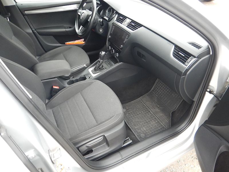 Škoda Octavia 2.0 TDI, DSG - fotka 13 z 28
