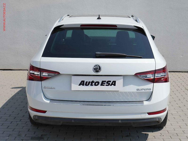 Škoda Superb (2015) 1.6TDi, ČR, Style, DSG, kůže - fotka 5 z 21