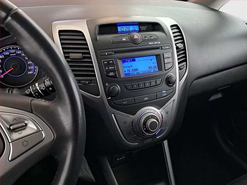 Hyundai ix20 (2013) 1.4 CVVT, Park. senzory - fotka 12 z 16