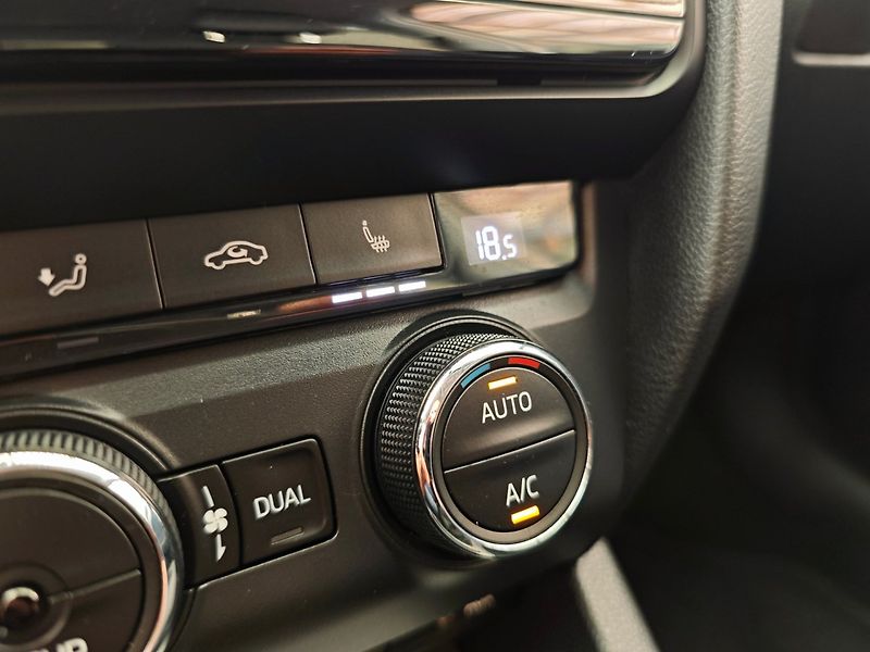 Škoda Octavia (2013) 1.4 TSi Elegance Tempomat - fotka 27 z 42