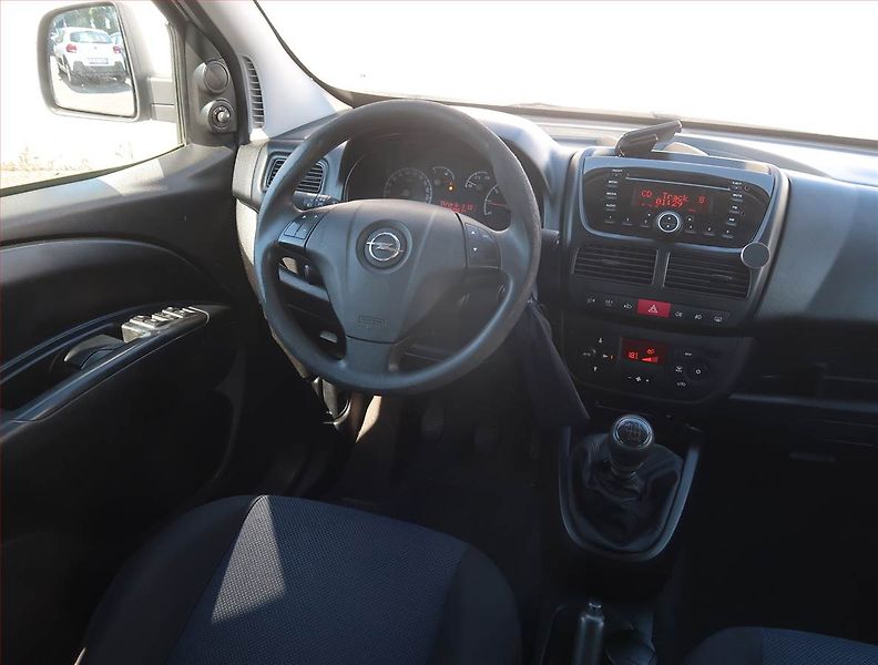 Opel Combo (2013) 1.6 CDTI, 5Míst, ČR - fotka 7 z 15