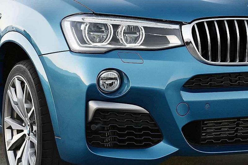 BMW X4 M40i.