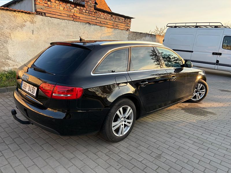 Audi A4 (2009) 2.0 /105kW - fotka 5 z 10
