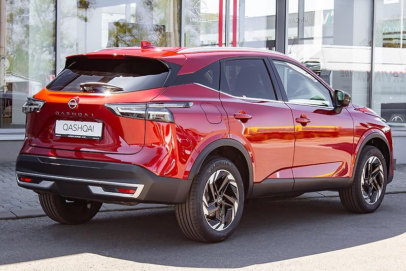 Nissan Qashqai 1,3 DIG-T X-TRONIC N-CONNECTA - fotka 5 z 14