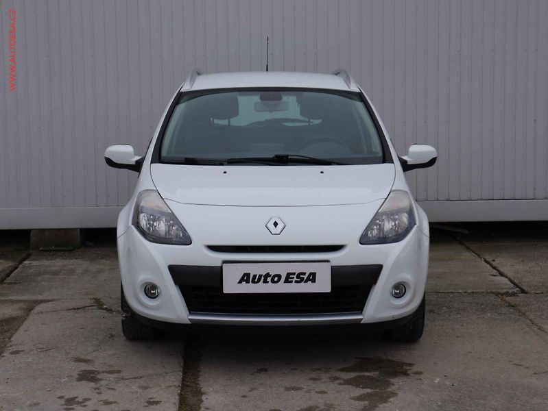 Renault Clio (2009) 1.6i, AT, navi, AC - fotka 2 z 14