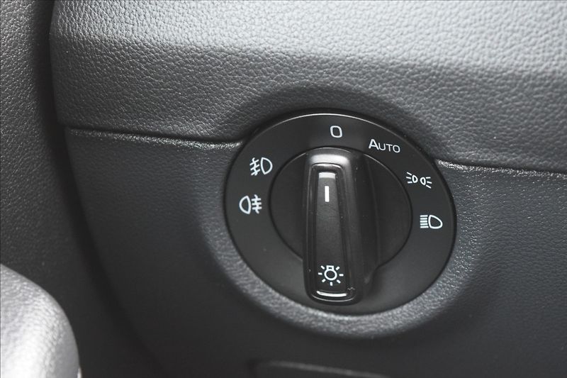 Škoda Octavia 1,6 TDI 85kw ALU KLIMA TAŽNÉ - fotka 31 z 48