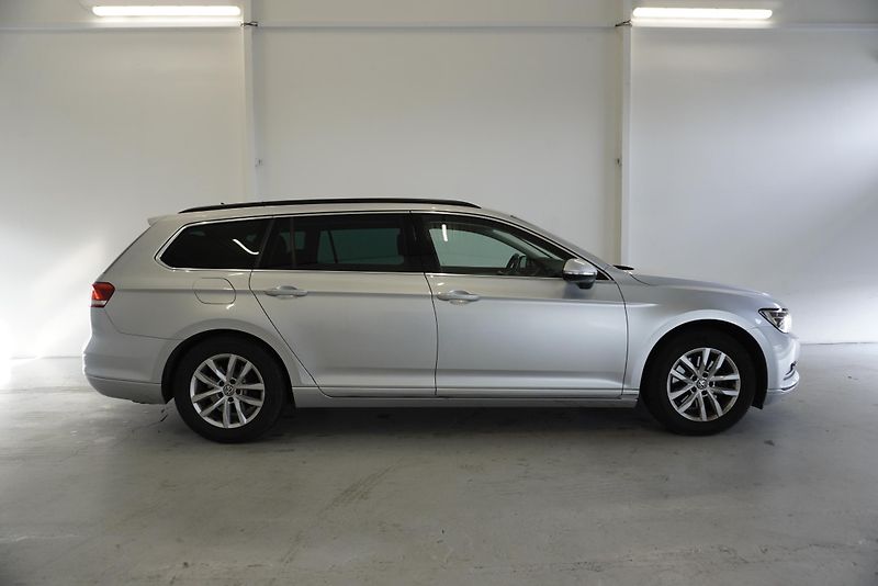 Volkswagen Passat (2019) PASSAT  1,5 TSI FACELIFT AUT. - fotka 4 z 30