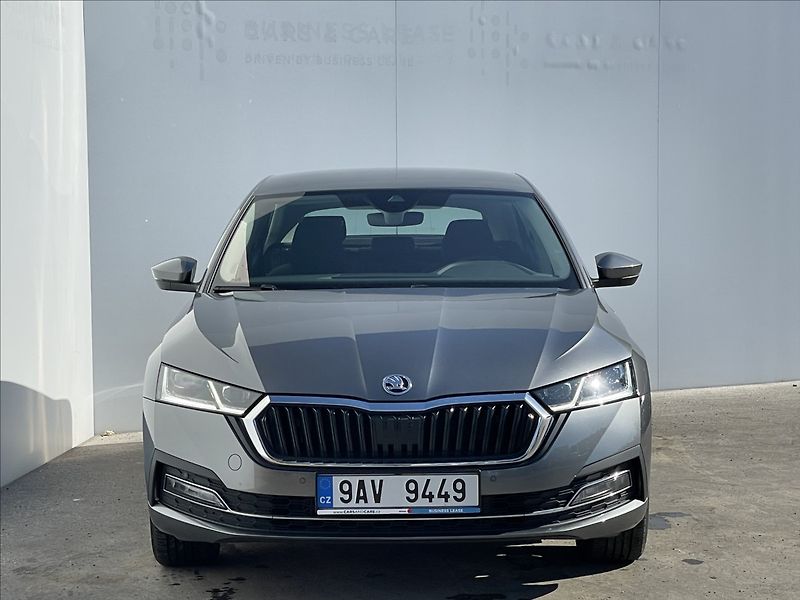 Škoda Octavia 2,0 TDI DSG Style Plus ACC - fotka 19 z 19
