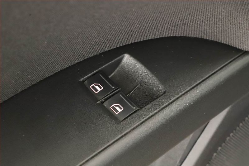Seat Leon (2011) 1.2 TSI, nová STK, Tažné - fotka 10 z 13