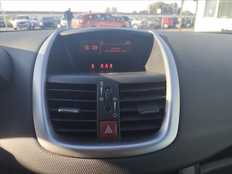 Peugeot 207 1,6 80KW MĚNĚNÝ OLEJ, DĚLANÉ R - fotka 15 z 17