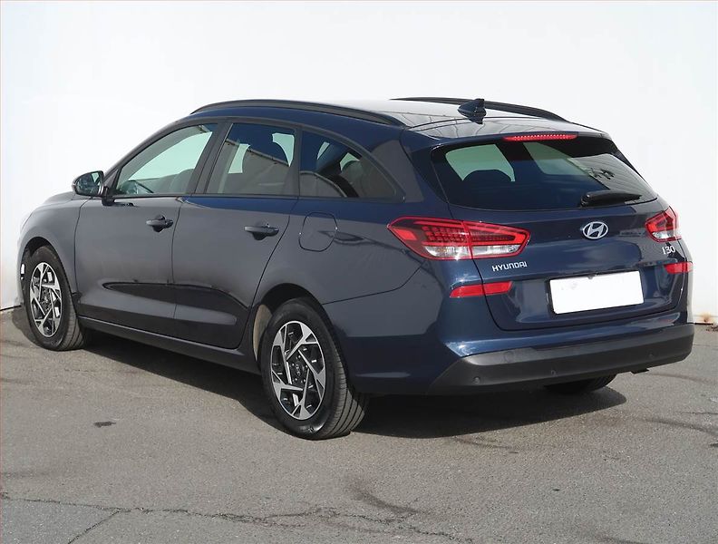 Hyundai i30 (2025) Family 1.5 T-GDI MHEV 48V - fotka 4 z 20