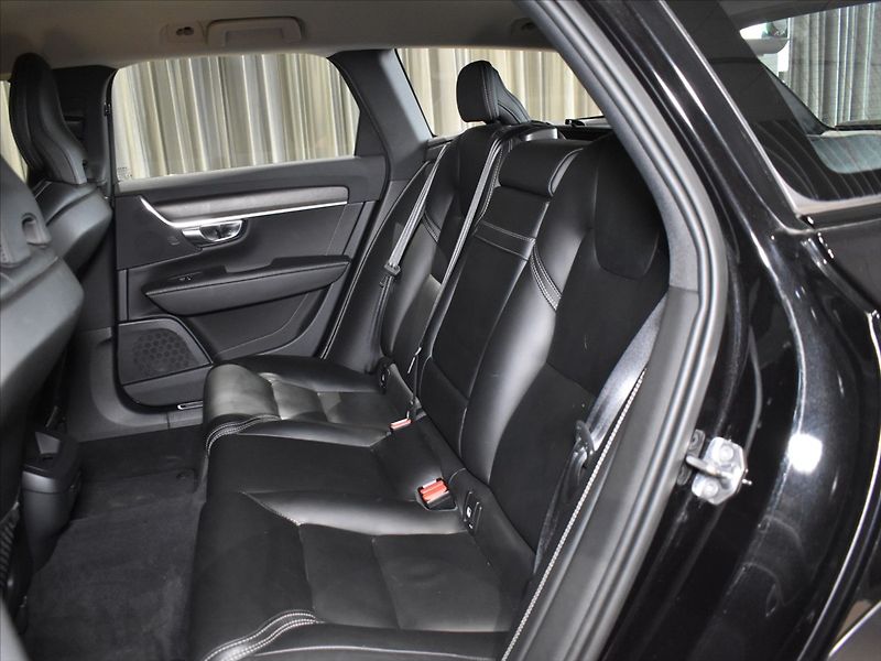 Volvo V90 2,0 CC D5 PRO Bezklíč,Tažný - fotka 9 z 26