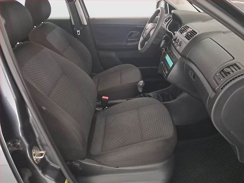 Škoda Fabia (2011) Ambiente 1.2 TSI, Eko.zaplacen - fotka 9 z 15