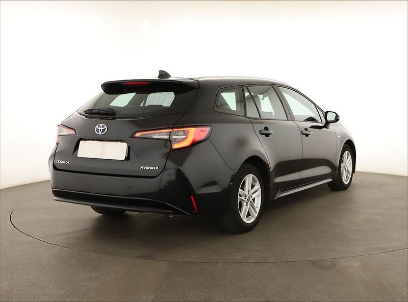 Toyota Corolla (2022) 1.8 Hybrid - fotka 5 z 17